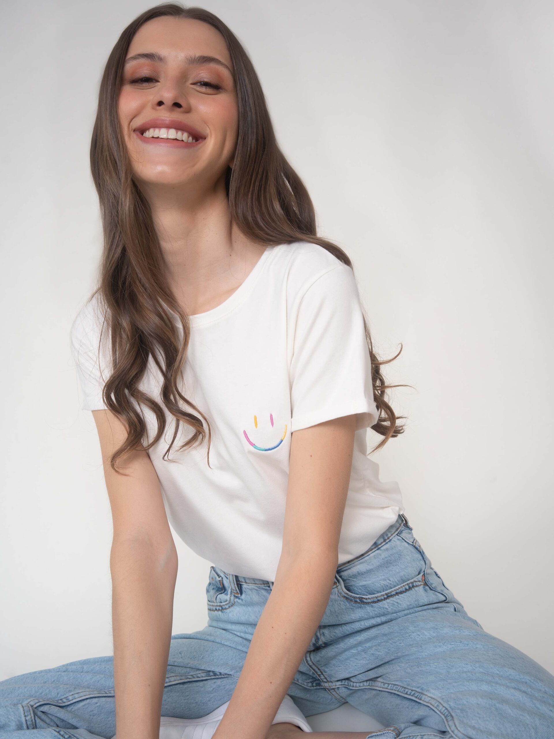 Camiseta Happy - Women [Venta de Garaje]
